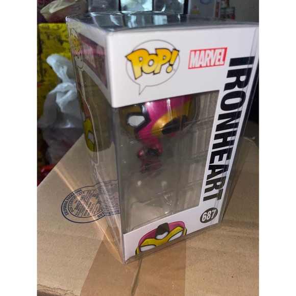 Funko Pops! Marvel - Ironheart - Picture 5 of 9
